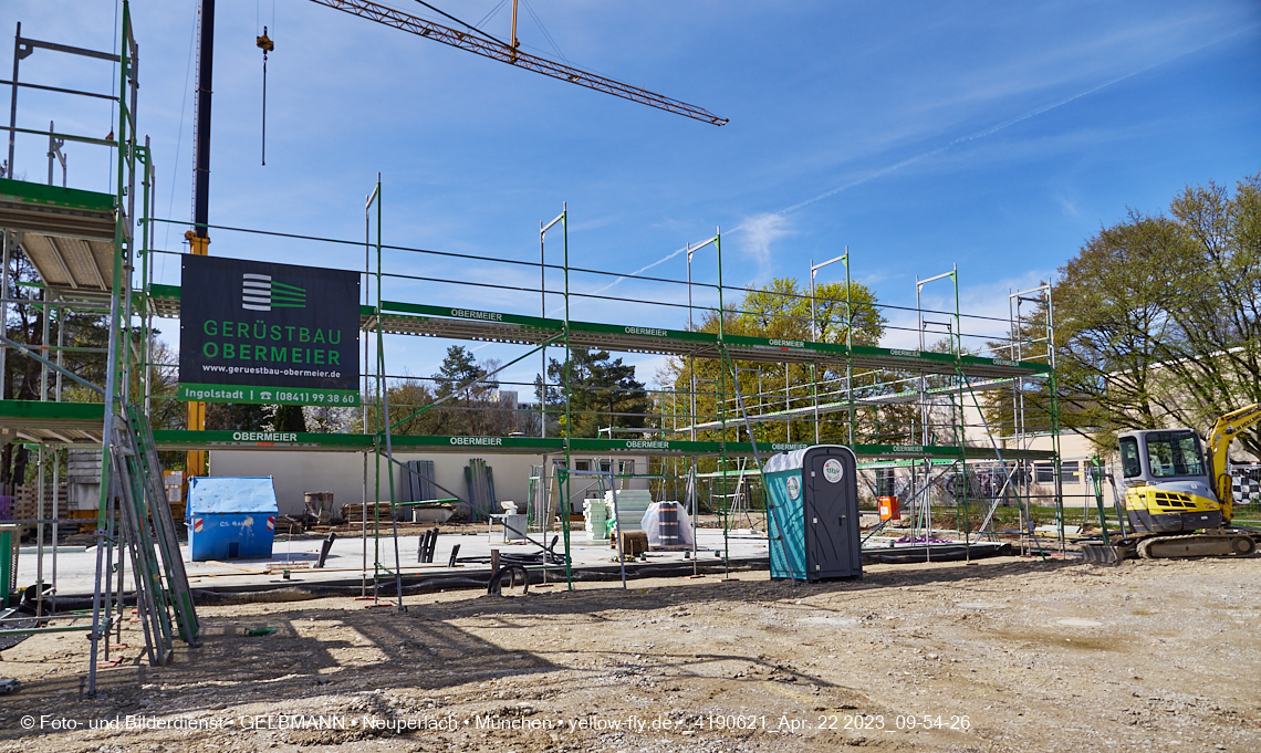 22.04.2023 - Luft- und Ebenenfotos vom Haus für Kinder in der Quiddestraße in Neuperlach
